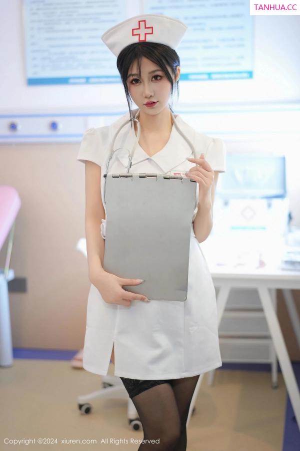 laura阿姣  [XiuRen]高清写真图 2024.05.10 No.8512 laura阿姣 美腿黑丝第2张图片